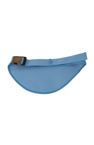 Beltbag-S Hüfttasche aus Schöller Softshell mit geräumigem Hauptfach und zwei kleinen Ziptaschen vorne. Weitenverstellbarer Gurt mit Steckschließe. Innenmaterial aus wasserabweisendem Performance Ski. Mit Lodendetails. Leicht und körpernah tragbar – klassisch um die Hüfte oder quer über den Rücken. Farbe: hellblau (Farbe: sky)