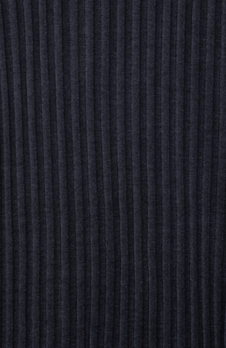 Locker geschnittener Damen-Rundhalspullover in beige, Modell 406601 CameliaDyed-RB- Rueckansicht. Weiches Material mit geripptem Saum und Ärmelbündchen.
