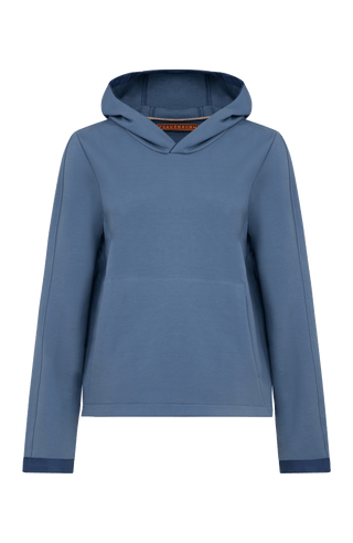 Feminin designter Veronica Hoodie aus weicher Italian Felpa mit elastischem, formstabilem Material und besonders angenehmem Griff. Die legere Passform und die opulente Kapuze sorgen für einen modernen, entspannten Look. Mit großzügiger aufgesetzter Tasche sowie Ripsband-Einfassungen an Ärmeln, Innenbund und Kapuze. Leicht, weich und vielseitig – ideal für einen sportlich-eleganten Alltagsstil.
