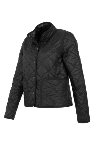 Sportliche, leicht gesteppte Damenjacke in femininer, etwas kürzerer Passform mit besonders leichtem Tragegefühl. Die atmungsaktive Jacke ist wasser- und schmutzabweisend, besitzt zwei Taschen mit Metalldruckknöpfen sowie mit Leinen eingefasste Nähte an Taschen, Schultern und Ärmeln. Das weiche Hochdaunen-Vlies sorgt trotz des geringen Gewichts für angenehme Wärme. Ideal als vielseitiger Begleiter – solo getragen oder als leichte Zusatzschicht unter Blazer, Lederjacke oder Mantel.