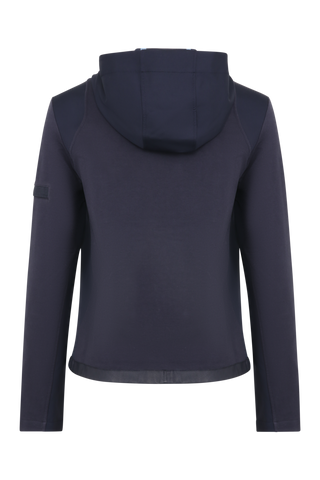 Moderne Damen-Jacke mit Kapuze aus hochwertigem Materialmix aus Baumwolle, Leinen und Elasthan. Die Jacke kombiniert atmungsaktive Baumwollpartien an Vorder- und Rückenteil mit elastischen Natural-Powerstretch-Einsätzen an Kapuze, Ärmeln und Rumpfinnenseite für hohen Tragekomfort und optimale Bewegungsfreiheit. Ausgestattet mit zwei Eingrifftaschen mit Zipp, beidseitig zu öffnendem Frontreißverschluss und edlen, waschbaren Alcantara-Lederdetails. Vielseitig kombinierbar für sportliche, urbane oder casual Lo