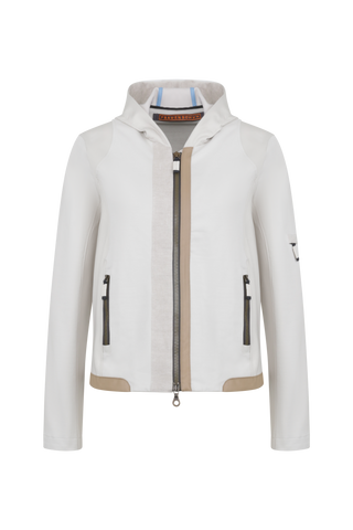 portliche Damenjacke ToryMulti in Sandstone mit Kapuze aus Baumwoll-Leinen-Elasthan-Mix. Natural Powerstretch-Einsätze an Kapuze, Ärmeln und Rumpfinnenseite sorgen für hohen Tragekomfort und Bewegungsfreiheit. Mit zwei Reißverschlusstaschen, beidseitigem Frontzip und Alcantara-Details. Atmungsaktiv, elastisch und vielseitig kombinierbar für sportive und urbane Looks. 