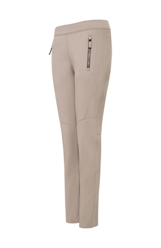 Seitenansicht der Damen-Stretchhose Clio-NP in Cashmere (Farbe 31-0 Cashmere) – sportliche Freizeithose von Frauenschuh, mit elastischem Bund und schmaler Passform, aus weichem Stretchmaterial, ideal für bequeme Freizeitlooks im Frühling und Sommer