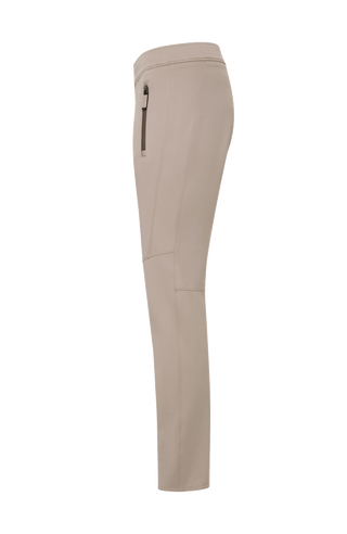Seitenansicht der Damen-Stretchhose Clio-NP in Cashmere (Farbe 31-0 Cashmere) – sportliche Freizeithose von Frauenschuh, mit elastischem Bund und schmaler Passform, aus weichem Stretchmaterial, ideal für bequeme Freizeitlooks im Frühling und Sommer
