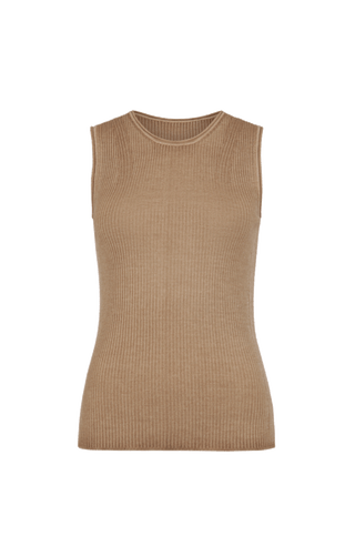 Luxus zum Wohlfühlen: Dieses Shirt aus feinstem italienischem Garn vereint Merinowolle, Seide und Cashmere – für ein leichtes, weiches Tragegefühl mit edlem Glanz. Die aufwendige Stückfärbung macht jedes Teil einzigartig und verleiht ihm einen modernen Vintage-Look. Qualität, die man sieht und spürt.