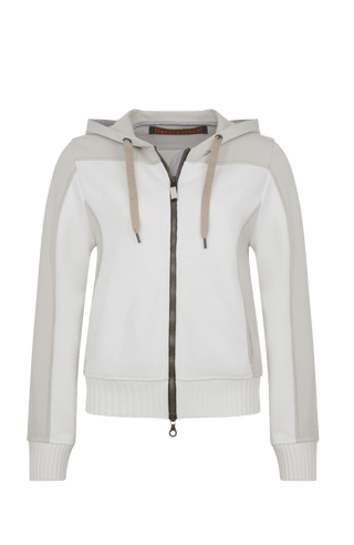 Lässige Damenjacke aus weicher Baumwolle mit sportiv-eleganter Ausstrahlung und angenehmer Haptik. Moderne Strickeinsätze an Vorderkörper, Rücken und Ärmeln verleihen der Jacke ihre besondere Struktur und einen entspannten Look. Mit komfortabler Kapuze, zwei Eingriffstaschen und praktischem 2-Wege-Zipper. Der lockere Schnitt sorgt für angenehme Bewegungsfreiheit – ideal für Zuhause, Spa und entspannte Freizeitmomente.