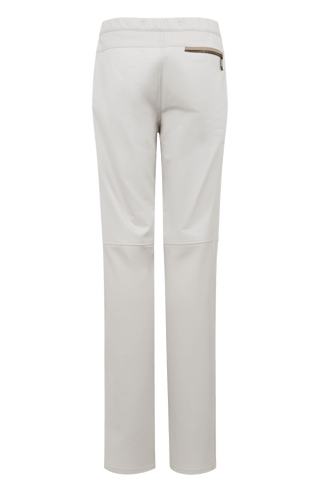 Moderne Herren-Hose aus hochwertiger Baumwolle mit innovativem Natural Powerstretch-Materialmix für maximale Bewegungsfreiheit und hohen Tragekomfort. Das besonders weiche Material liegt angenehm auf der Haut, während das schmal verlaufende Bein eine zeitgemäße Silhouette schafft. Elastische Stretch-Einsätze am Bund, seitlich am Bein und im unteren Wadenbereich sorgen für optimale Flexibilität und perfekte Passform. Zwei Eingrifftaschen mit waschbarem Alcantara-Lederbesatz sowie eine Gesäßtasche mit Reißver