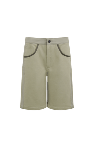 Damen-Bermuda RoseBermuda in sage aus hochwertigem Baumwollmix mit Natural Powerstretch. Besonders weich und angenehm auf der Haut, mit weitem Bein für lockeren Sitz. Elastischer Bund sorgt für Komfort und optimale Passform. Zwei seitliche Eingrifftaschen mit Alcantara-Besatz. Vielseitig und bequem für Alltag und Freizeit.