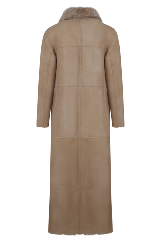 Bodenlanger Damen Lammfellmantel Modell 738393 Johanna Long LL in Sesame, Rueckansicht Lederseite, gerade Passform, wendbar mit Glattleder außen und lockigem Fell innen, Reverskragen