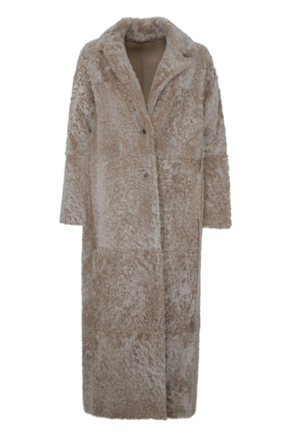 Bodenlanger Damen Lammfellmantel Modell 738393 Johanna Long LL in Sesame, Vorderansicht, gerade Passform, wendbar mit Glattleder außen und lockigem Fell innen, Reverskragen