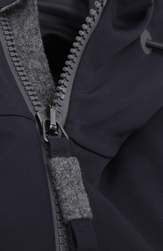 Frauenschuh_Mode_Fashion_Oesterreich_Austria_Kitzbuehel_Muenechen_fall_Herbst_winter_sportswear_Sportbekleidung_Funktionsjacke_outdoor_outdoorwear_jacket_Jacke_coat_Mantel_Weste_vest_downvest_blau_blue_043633_Ayla-P3L_1630 midnight