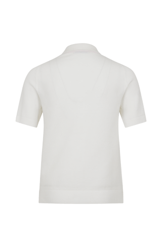 Damen-Poloshirt aus feinster italienischer Baumwolle in superweicher, atmungsaktiver Piqué-Qualität mit durchgehender Knopfleiste für einen modernen, eleganten Look. Klassischer Polokragen und Rippstrickbündchen an Ärmeln, Kragen und Bund sorgen für eine perfekte Passform. Leicht taillierter Schnitt für eine feminine Silhouette, vielseitig kombinierbar für Casual- und elegante Outfits.