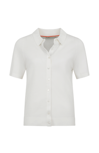 Damen-Poloshirt aus feinster italienischer Baumwolle in superweicher, atmungsaktiver Piqué-Qualität mit durchgehender Knopfleiste für einen modernen, eleganten Look. Klassischer Polokragen und Rippstrickbündchen an Ärmeln, Kragen und Bund sorgen für eine perfekte Passform. Leicht taillierter Schnitt für eine feminine Silhouette, vielseitig kombinierbar für Casual- und elegante Outfits.