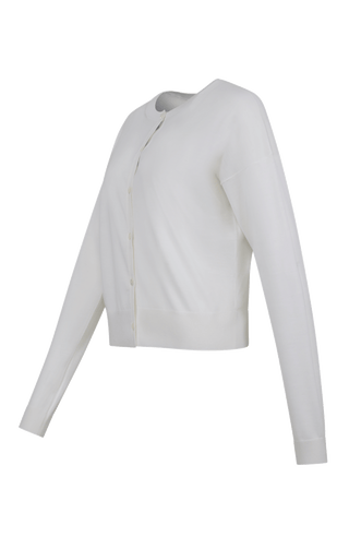 Luxuriöse Damen-Strickjacke aus Wolle, Kaschmir und Seide mit lockerem, leicht verkürztem Schnitt. Besonders weich auf der Haut, mit klassischen Rundhalsausschnitt und Rippbündchen an Ärmeln und Saum. Vielseitig kombinierbar für elegante oder lässige Looks.
