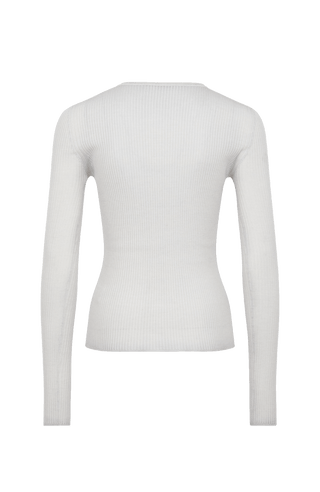 Eng anliegender Damen-Kaschmirpullover mit Rundhalsausschnitt in beige (Farbe: hbeige), Modell 640601 AvrilDyed-RB –Eng anliegender Damen-Kaschmirpullover mit Rundhalsausschnitt in beige (Farbe: hbeige), Modell 640601 AvrilDyed-RB –Rueckansicht Modelbild.orderansicht Freistellerbild.