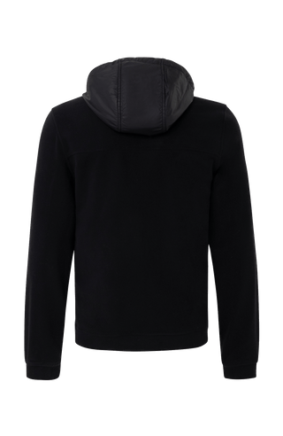 Rückansicht der Herrenjacke "Thomas" von Frauenschuh in schwarz, gefertigt aus umweltfreundlichem Biodegradable Fleece. Die stilvolle Jacke ist leicht und ideal für alle Jahreszeiten, mit modernem Schnitt und funktionalem Design – perfekt kombinierbar mit schlichten T-Shirts und nachhaltigen Accessoires