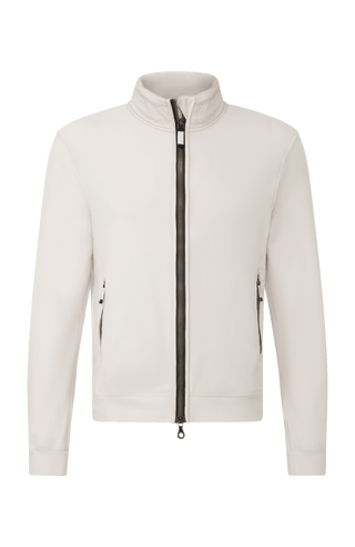 Herrenjacke „Oliver Biodegradable Fleece“ in Weiß. Die Jacke besteht aus biologisch abbaubarem Fleece-Material und verbindet nachhaltige Funktionalität mit modernem Design. Zu sehen ist die Vorderansicht mit hohem Stehkragen, durchgehendem Frontreißverschluss und zwei seitlich integrierten Reißverschlusstaschen. Das Material wirkt weich, leicht strukturiert und bietet hohen Tragekomfort. Der ergonomische Schnitt mit klarer Linienführung verleiht der Jacke eine sportlich-elegante Silhouette