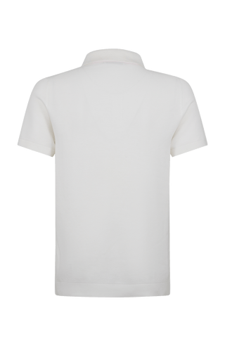 Herren-Poloshirt aus feinster italienischer Baumwolle in superweicher, atmungsaktiver Piqué-Qualität. Klassischer Polokragen mit 3-Knopfleiste sowie Rippstrickbündchen an Ärmeln und Kragen für eine optimale Passform. Gerader Schnitt für eine moderne, maskuline Silhouette. Vielseitig kombinierbar von Casual bis elegant, angenehm auf der Haut und pflegeleicht.