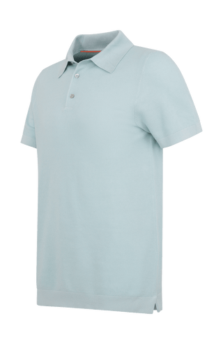Herren-Poloshirt aus feinster italienischer Baumwolle in superweicher, atmungsaktiver Piqué-Qualität. Klassischer Polokragen mit 3-Knopfleiste sowie Rippstrickbündchen an Ärmeln und Kragen für eine optimale Passform. Gerader Schnitt für eine moderne, maskuline Silhouette. Vielseitig kombinierbar von Casual bis elegant, angenehm auf der Haut und pflegeleicht.