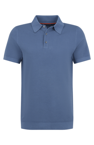 Herren-Poloshirt aus feinster italienischer Baumwolle in superweicher, atmungsaktiver Piqué-Qualität. Klassischer Polokragen mit 3-Knopfleiste sowie Rippstrickbündchen an Ärmeln und Kragen für eine optimale Passform. Gerader Schnitt für eine moderne, maskuline Silhouette. Vielseitig kombinierbar von Casual bis elegant, angenehm auf der Haut und pflegeleicht.
