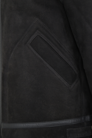 Detailansicht der Herren-Lammfelljacke im Bikerstil, Modell 583694 Luis-MV, Farbe 410 Elefant"