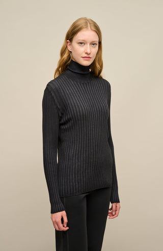 Vorderansicht des MarleenDyed-RB Damen-Rollkragenpullovers in Schwarz (Farbe 01-0 Black), Modell 533601, aus weicher Baumwollmischung, zeigt das elegante Design und die feine Strickstruktur – vielseitig und ideal für alle Jahreszeiten