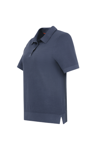 Hochwertiges Damen-Poloshirt aus feinster italienischer Baumwolle in superweicher, atmungsaktiver Piqué-Qualität. Klassischer Polokragen mit 3 Knöpfen und Rippstrickbündchen an Kragen, Ärmeln und Bund für eine perfekte Passform. Leicht taillierter Schnitt für eine feminine Silhouette. Vielseitig kombinierbar für elegante oder lässige Looks, angenehm auf der Haut und langlebig.