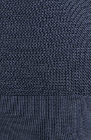 Hochwertiges Damen-Poloshirt aus feinster italienischer Baumwolle in superweicher, atmungsaktiver Piqué-Qualität. Klassischer Polokragen mit 3 Knöpfen und Rippstrickbündchen an Kragen, Ärmeln und Bund für eine perfekte Passform. Leicht taillierter Schnitt für eine feminine Silhouette. Vielseitig kombinierbar für elegante oder lässige Looks, angenehm auf der Haut und langlebig.
