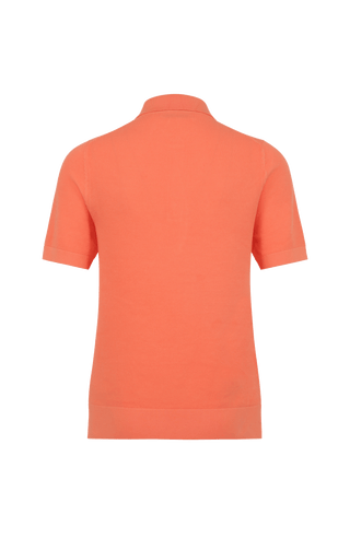 Hochwertiges Damen-Poloshirt aus feinster italienischer Baumwolle in superweicher, atmungsaktiver Piqué-Qualität. Klassischer Polokragen mit 3 Knöpfen und Rippstrickbündchen an Kragen, Ärmeln und Bund für eine perfekte Passform. Leicht taillierter Schnitt für eine feminine Silhouette. Vielseitig kombinierbar für elegante oder lässige Looks, angenehm auf der Haut und langlebig.