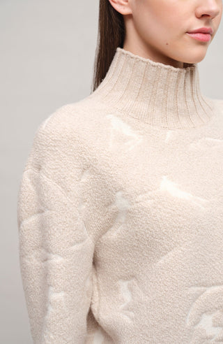 Frauenschuh Rollkragenpullover Tina Multi ME Modell 135544 in Pearl, Model Detailansicht, mit farbintensivem Skifahrermotiv, Merinowolle, legere Passform