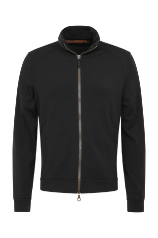 Sportliche Herrenjacke aus Wool Powerstretch in der Farbe black (Modell 613624_Cooper-PSW), Vorderansicht– taillierter Schnitt, hoher Kragen und durchgehender Reißverschluss. Frauenschuh – made in Austria.icht