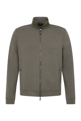 Sportliche Herrenjacke aus Wool Powerstretch in der Farbe Ivy (Modell 613624_Cooper-PSW), Vorderansicht – taillierter Schnitt, hoher Kragen und durchgehender Reißverschluss. Frauenschuh – made in Austria.