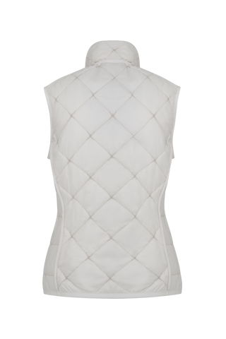Rueckansicht der Damen-Steppweste Tracy-QL in Sandstone – leichte, gesteppte Weste mit Stehkragen