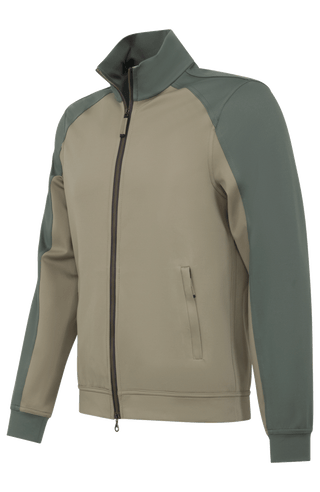 Sportliche Herrenjacke aus exklusivem Natural Powerstretch mit gerader, körperbetonter Passform und leicht verlängerter Silhouette. Ausgestattet mit modernem Stehkragen, markantem Zwei-Wege-Zipper und seitlichen Taschen mit verstecktem Reißverschluss. Das weiche, elastische und atmungsaktive Material mit seidig schimmernder Oberfläche sorgt für hohen Tragekomfort und maximale Bewegungsfreiheit. Eine hautfreundliche Baumwollschicht auf der Innenseite macht die multifunktionale Jacke besonders angenehm zu tra