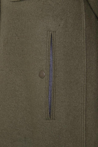 Herren Walkjacke im Holzfäller-Stil Valentin-CW (Modell 003129) in Farbe Ivy, Detailansicht– FRAUENSCHUH Kitzbühel, made in Austria