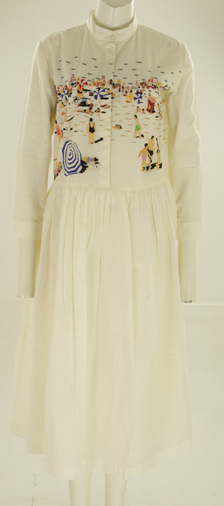 Robe longue brodée main