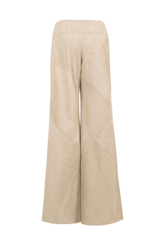 Hose Mandy-Ca aus ökologisch gefärbtem und gegerbtem Lammleder, elastischer Bund, teilgefüttert, geometrische Patchwork-Nähte, weich, anschmiegsam und leicht. Farbe Beige (Farbe: sandstone).