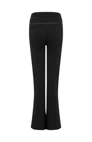 Performance Skihose SerafinaMulti-S aus Schöller Softshell, figurbetont mit leicht ausgestelltem Bein, Lodenstreifen an der Seite, zwei markante Taschen mit Zip, klassische Frauenschuh Features wie Kantenschutz aus Alcantara-Leder, Sicherheitsdruckknöpfe, Knieabnäher und Schneefang. Robustes, elastisches Material, wasser- und windabweisend, ideal zum Skifahren oder Schneewandern. In der Farbe Schwarz (Farbe: black)