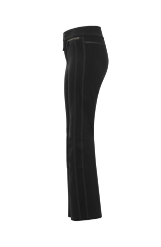 Performance Skihose SerafinaMulti-S aus Schöller Softshell, figurbetont mit leicht ausgestelltem Bein, Lodenstreifen an der Seite, zwei markante Taschen mit Zip, klassische Frauenschuh Features wie Kantenschutz aus Alcantara-Leder, Sicherheitsdruckknöpfe, Knieabnäher und Schneefang. Robustes, elastisches Material, wasser- und windabweisend, ideal zum Skifahren oder Schneewandern. In der Farbe Schwarz (Farbe: black)