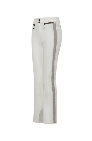 Performance Skihose SerafinaMulti-S aus Schöller Softshell, figurbetont mit leicht ausgestelltem Bein, Lodenstreifen an der Seite, zwei markante Taschen mit Zip, klassische Frauenschuh Features wie Kantenschutz aus Alcantara-Leder, Sicherheitsdruckknöpfe, Knieabnäher und Schneefang. Robustes, elastisches Material, wasser- und windabweisend, ideal zum Skifahren oder Schneewandern. In der Farbe Weiß (Farbe: cloud)