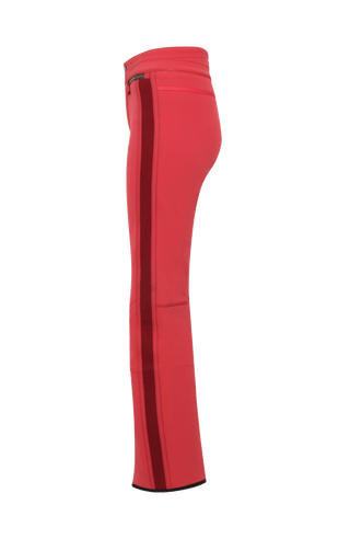 Performance Skihose SerafinaMulti-S aus Schöller Softshell, figurbetont mit leicht ausgestelltem Bein, Lodenstreifen an der Seite, zwei markante Taschen mit Zip, klassische Frauenschuh Features wie Kantenschutz aus Alcantara-Leder, Sicherheitsdruckknöpfe, Knieabnäher und Schneefang. Robustes, elastisches Material, wasser- und windabweisend, ideal zum Skifahren oder Schneewandern. In der Farbe Rot (Farbe: poppy)