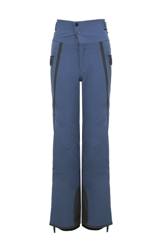 Damen-Skitourenhose aus atmungsaktivem, wind- und wasserfestem 3-Layer-Material mit RECCO®-System, verschweißten Nähten, seitlichen Bein-Zippern, Schneefang, robustem Kantenschutz aus Alcantara-Leder und lockerem Schnitt. In der Farbe Blau (Farbe: denim)
