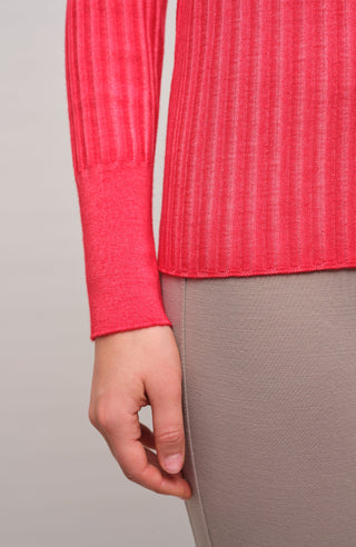 Locker geschnittener Damen-Rundhalspullover in poppy, Modell 406601 CameliaDyed-RB. Weiches Material mit geripptem Saum und Ärmelbündchen. Weiches Material mit geripptem Saum und Ärmelbündchen. Weiches Material mit geripptem Saum und Ärmelbündchen.